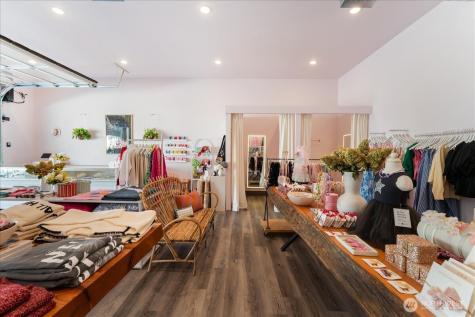 10 Wapato Point Parkway Manson WA 98831