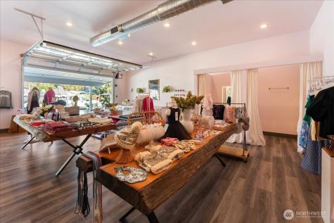 10 Wapato Point Parkway Manson WA 98831