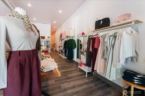 10 Wapato Point Parkway Manson WA 98831