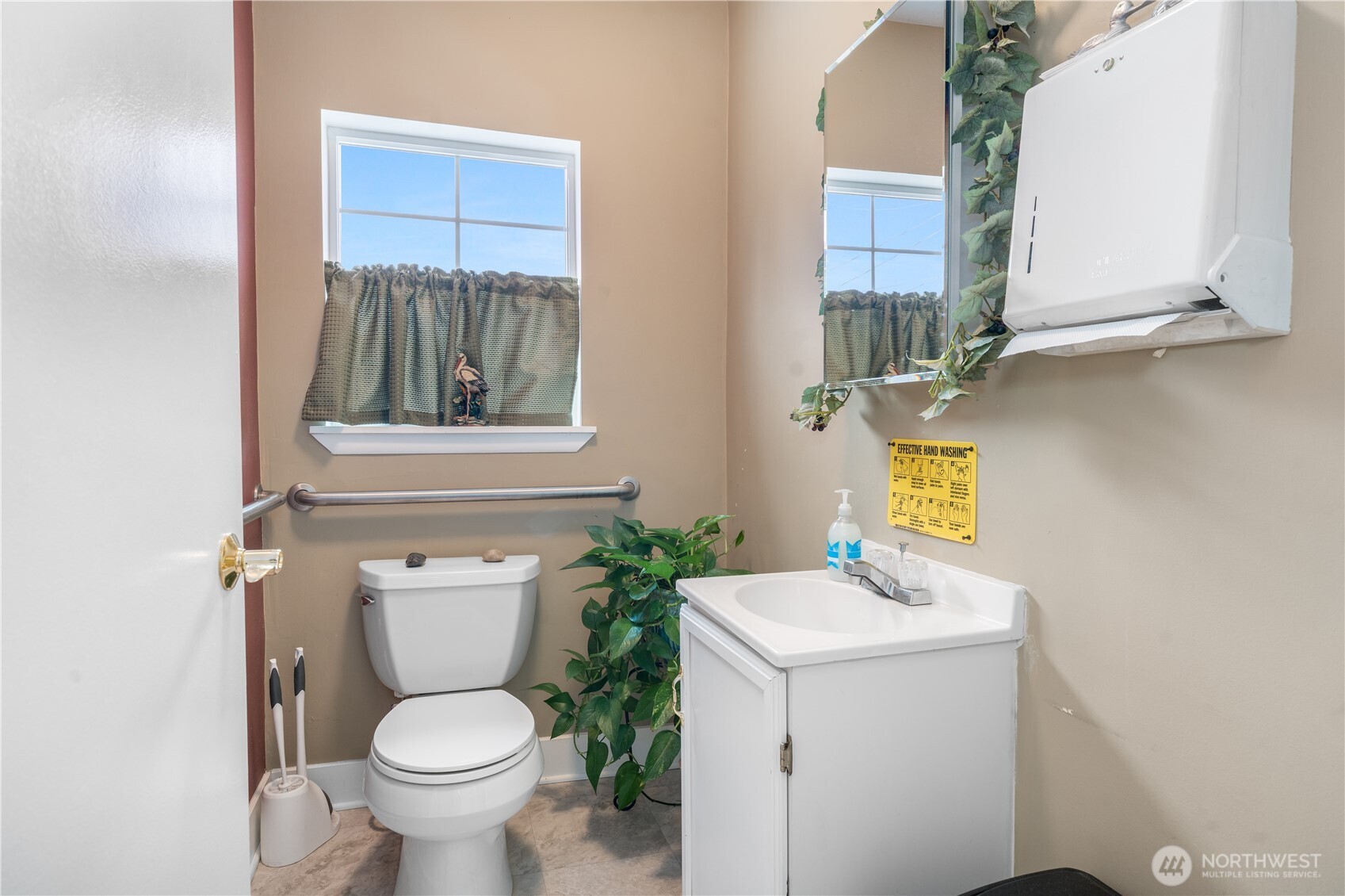 18978 Front Street NE Poulsbo WA 98370