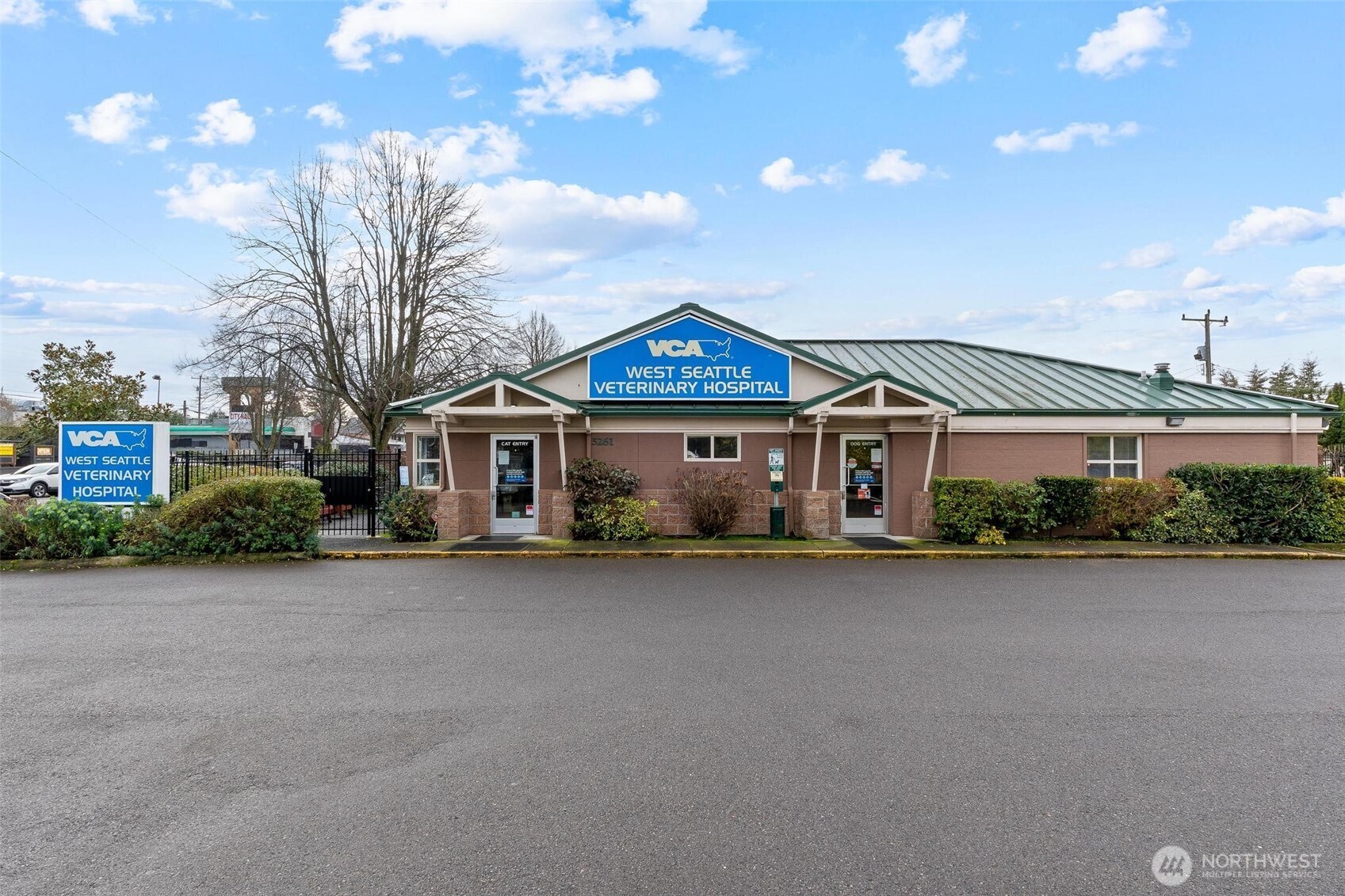 5261 California Way SW Seattle WA 98136