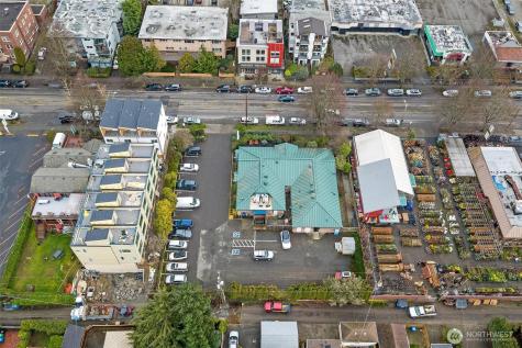5261 California Way SW Seattle WA 98136