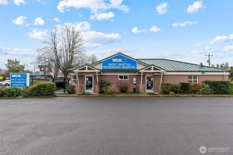 5261 California Way SW Seattle WA 98136