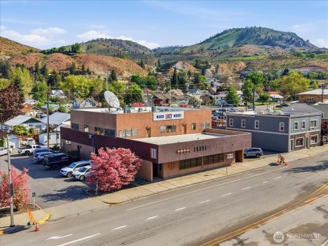 123 E Johnson Street Chelan WA 98816