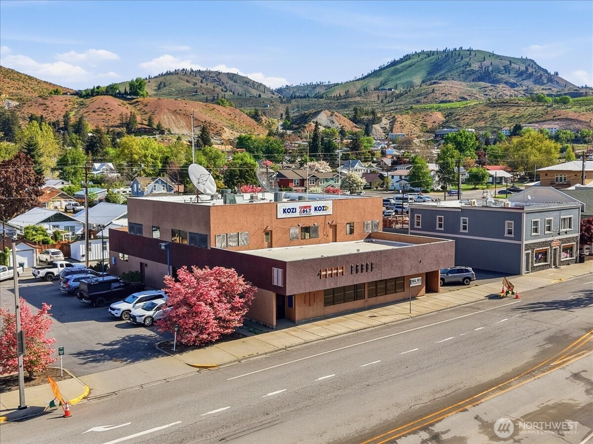 123 E Johnson Street Chelan WA 98816