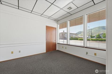 123 E Johnson Street Chelan WA 98816