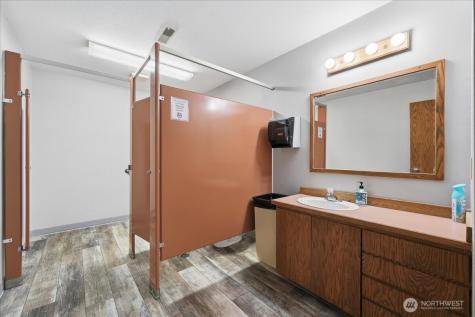 123 E Johnson Street Chelan WA 98816