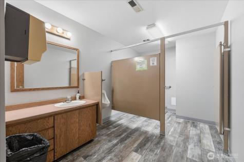 123 E Johnson Street Chelan WA 98816
