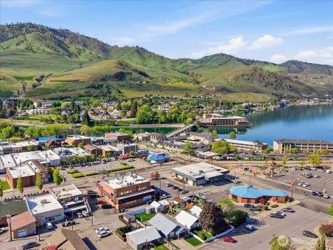 123 E Johnson Street Chelan WA 98816