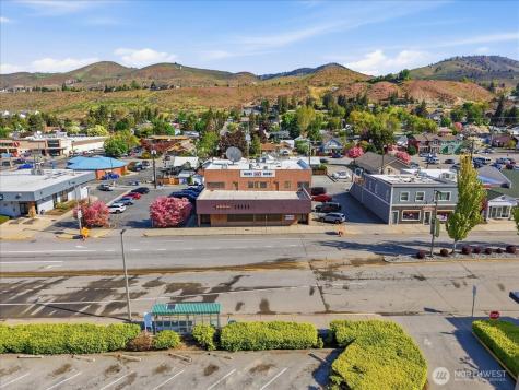 123 E Johnson Street Chelan WA 98816