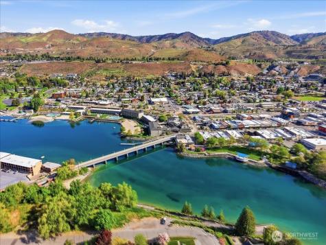 123 E Johnson Street Chelan WA 98816