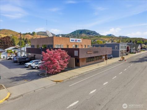 123 E Johnson Street Chelan WA 98816