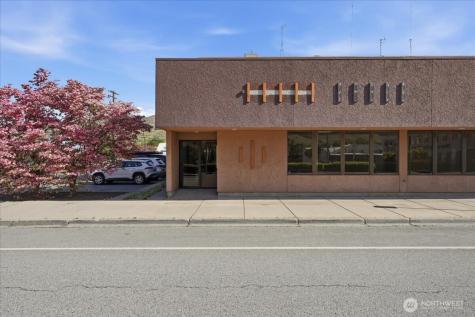 123 E Johnson Street Chelan WA 98816