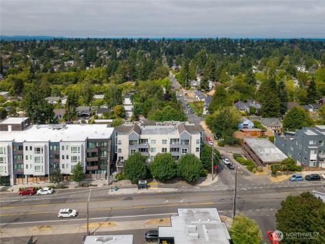 9057 Greenwood Avenue N Seattle WA 98103