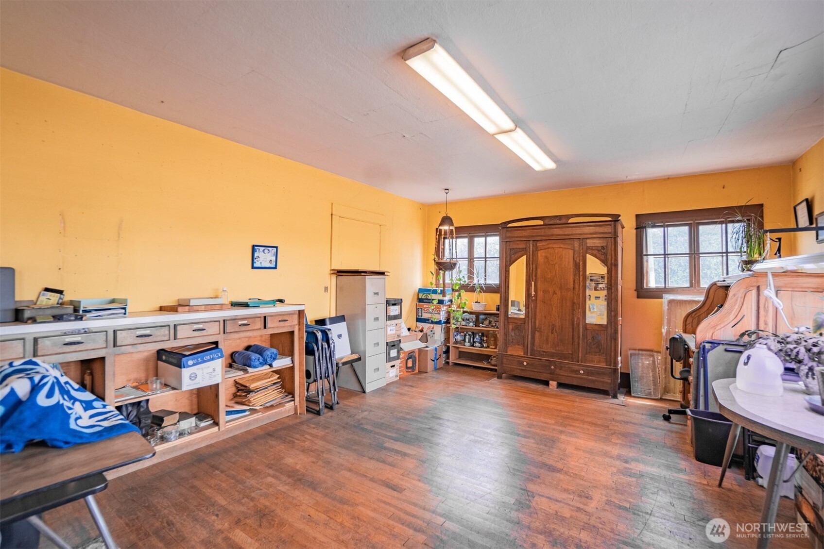 1109 Valley Avenue NW Puyallup WA 98371
