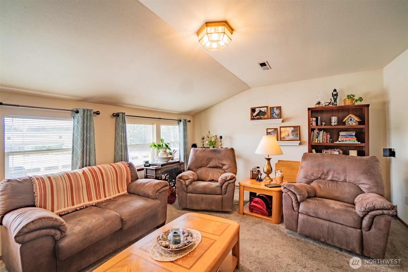 1109 Valley Avenue NW Puyallup WA 98371