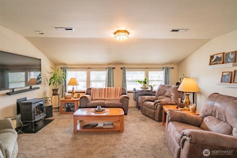 1109 Valley Avenue NW Puyallup WA 98371