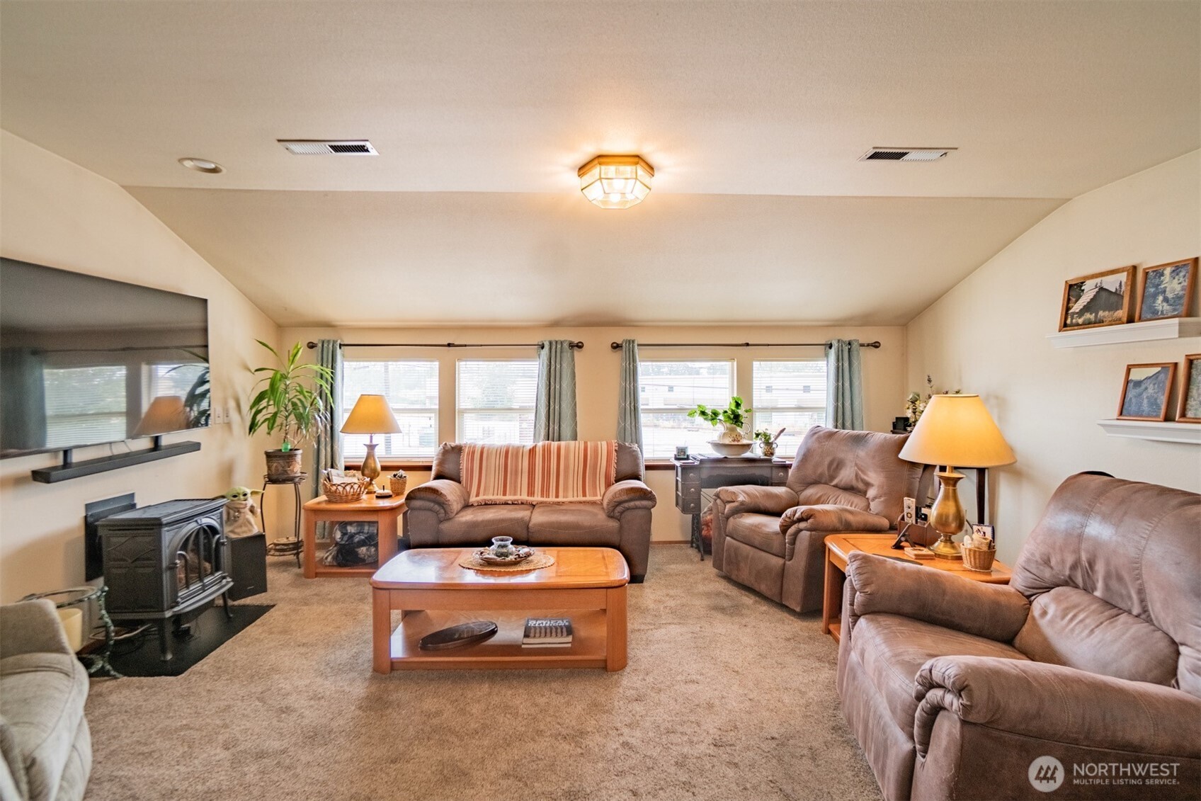 1109 Valley Avenue NW Puyallup WA 98371