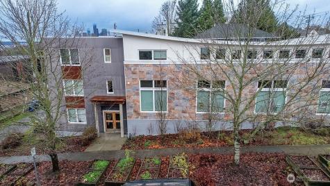 1322 S Bayview Seattle WA 98144