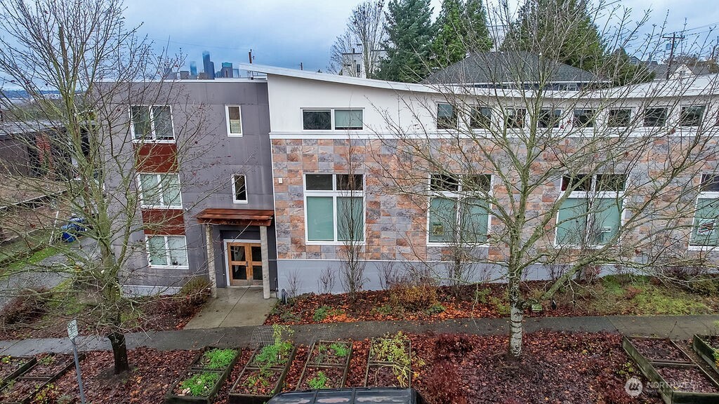 1322 S Bayview Seattle WA 98144