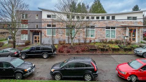 1322 S Bayview Seattle WA 98144