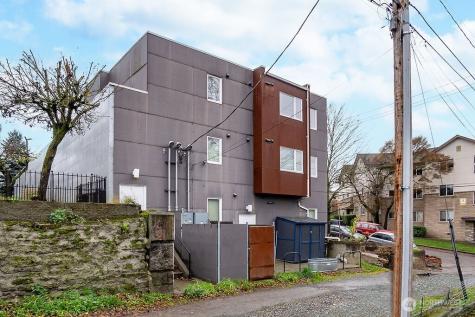 1322 S Bayview Seattle WA 98144