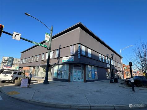 1313 Hewitt Avenue Everett WA 98201