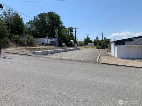 305 Whitcomb Avenue S Tonasket WA 98855