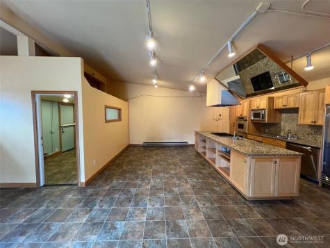 6915 Evergreen Way Everett WA 98203