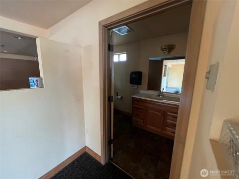 6915 Evergreen Way Everett WA 98203