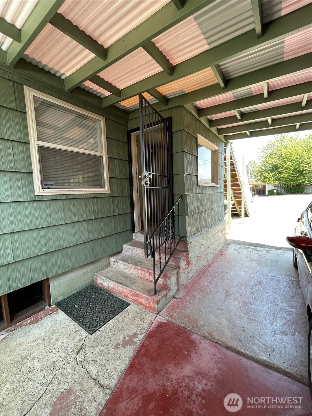 2606 E Main Puyallup WA 98372