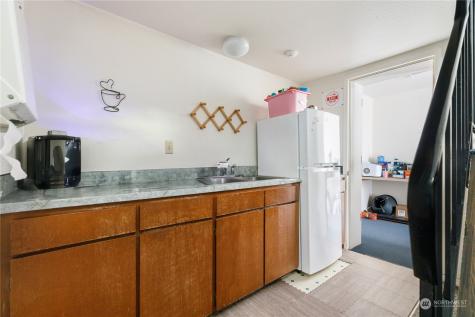 35 SE Ely Street Oak Harbor WA 98277
