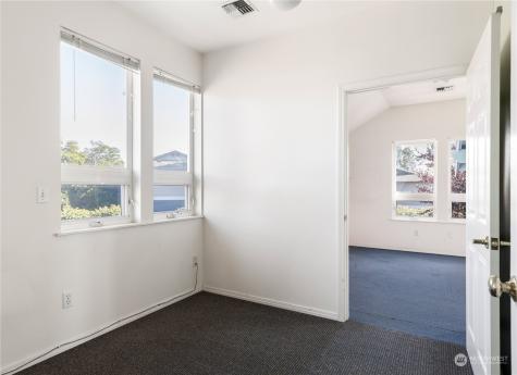 35 SE Ely Street Oak Harbor WA 98277
