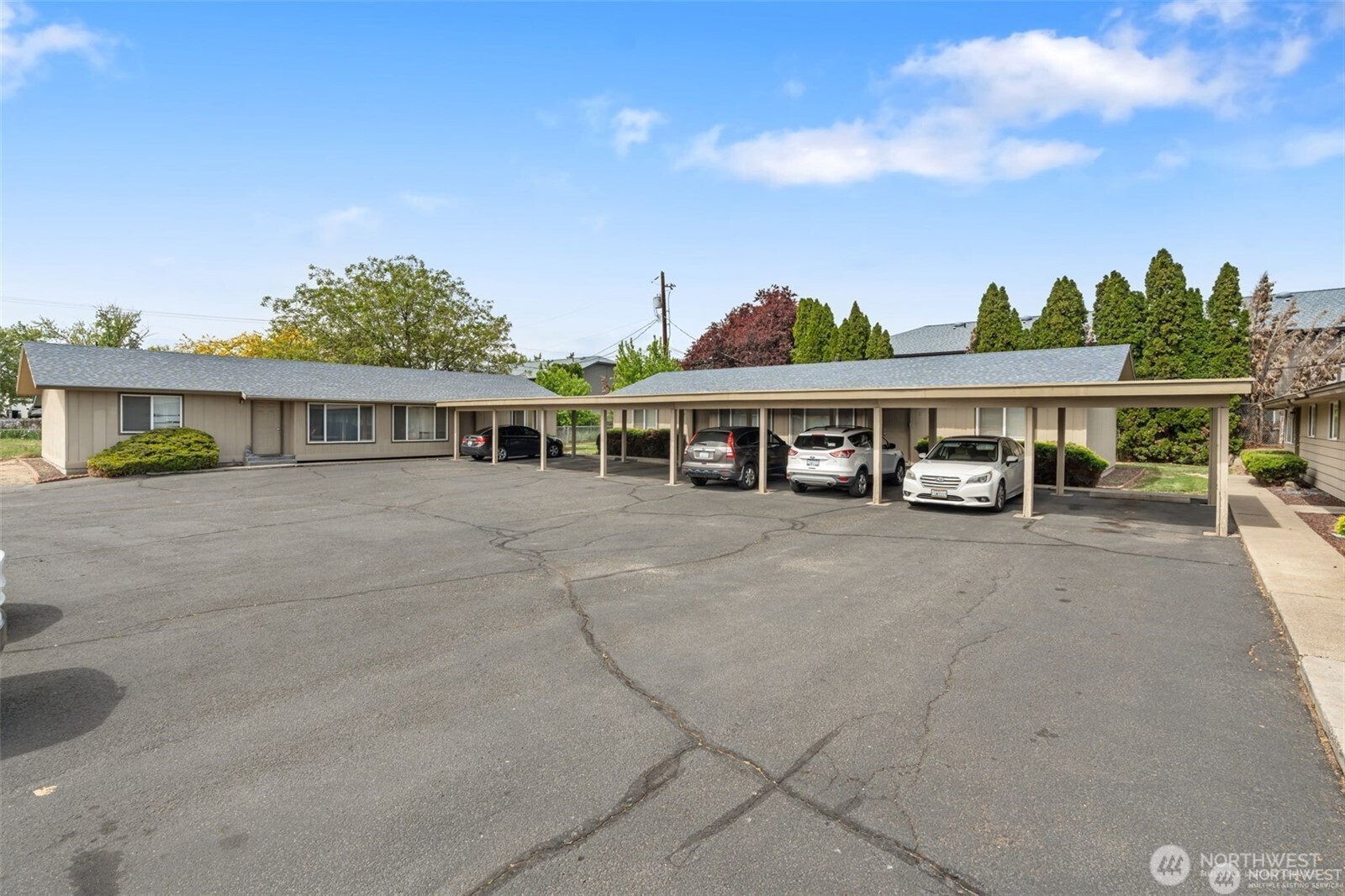 1011 1013, 1015 S 48th Avenue Yakima WA 98908