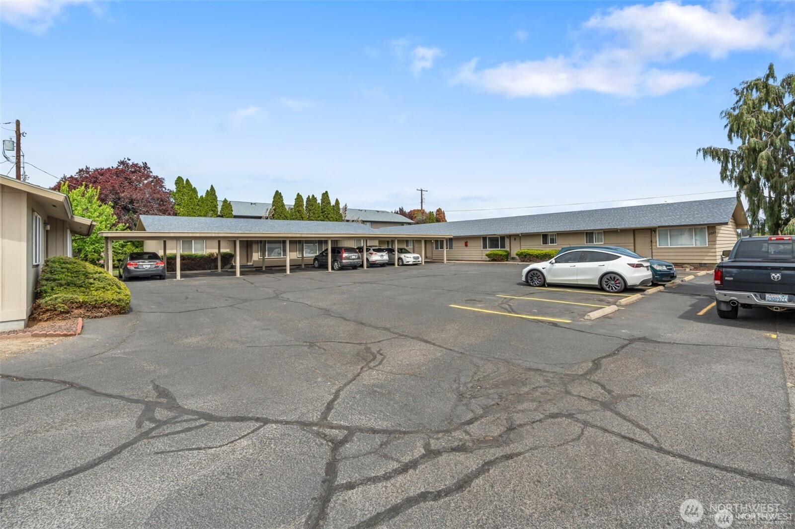 1011 1013, 1015 S 48th Avenue Yakima WA 98908
