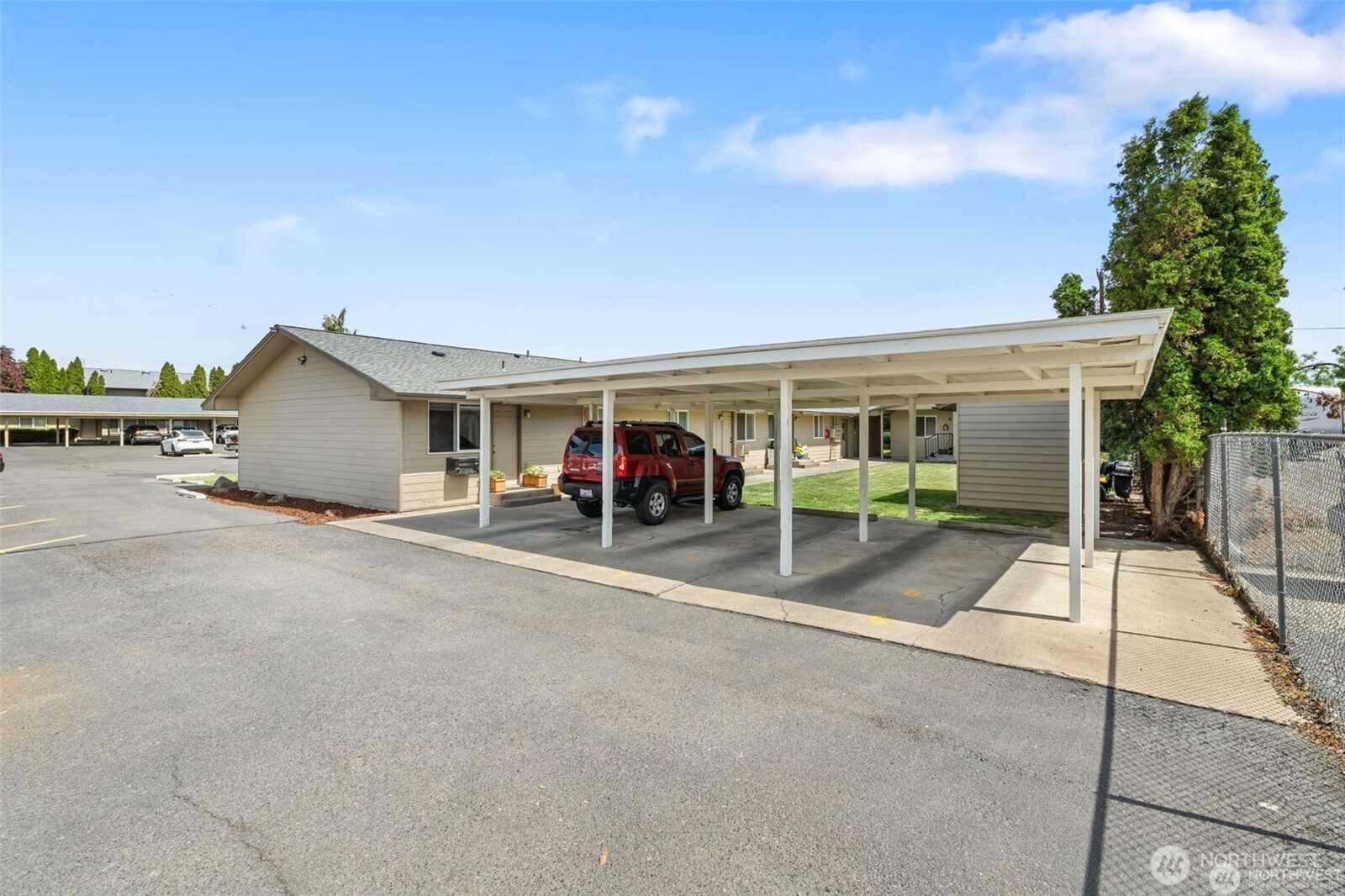 1011 1013, 1015 S 48th Avenue Yakima WA 98908