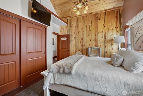 111 W Bell Street Sequim WA 98382