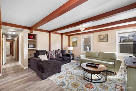 111 W Bell Street Sequim WA 98382
