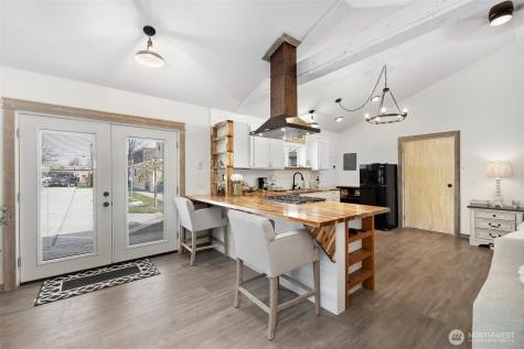 111 W Bell Street Sequim WA 98382