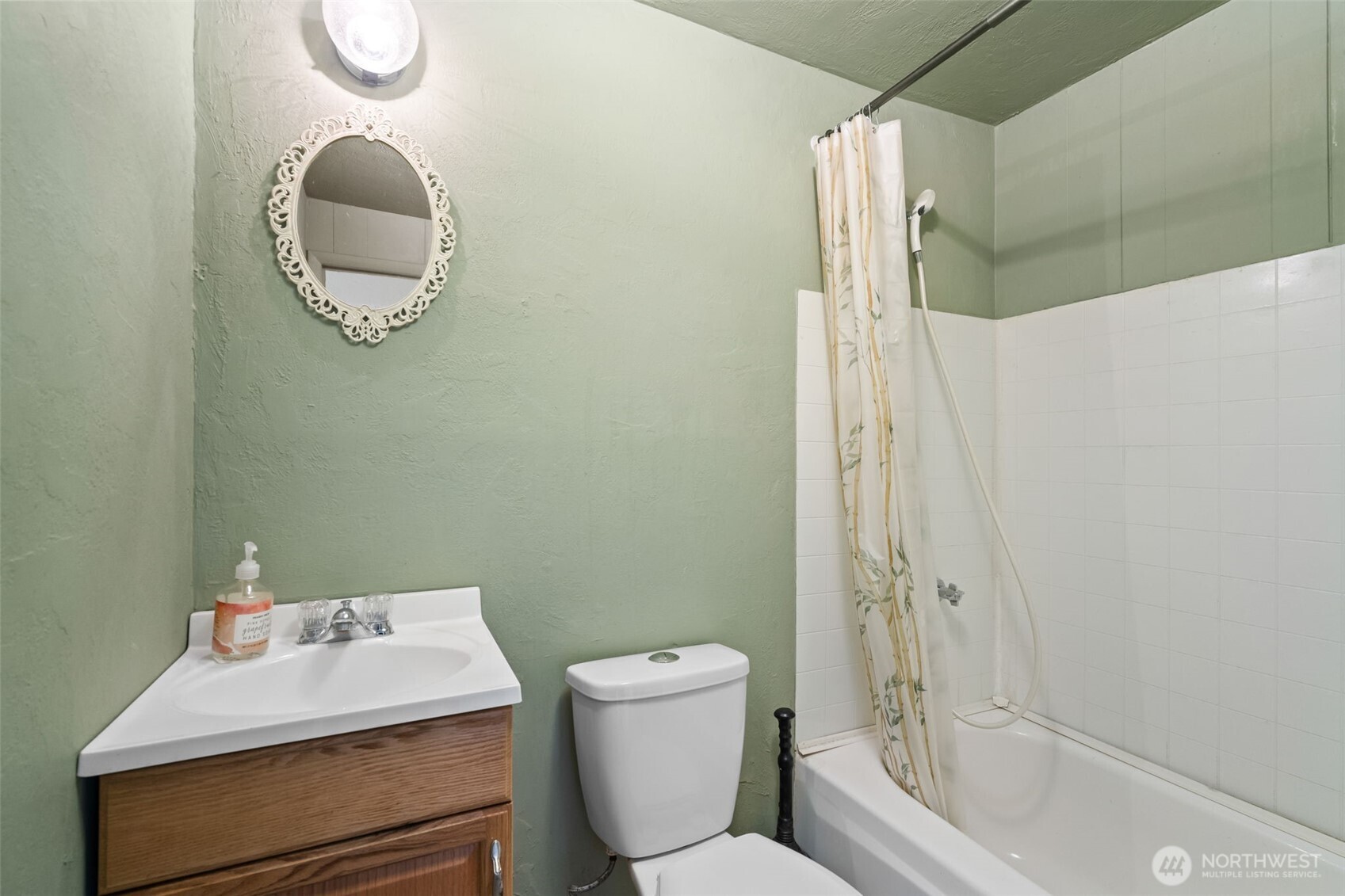 608 W Robert Bush Drive South Bend WA 98586