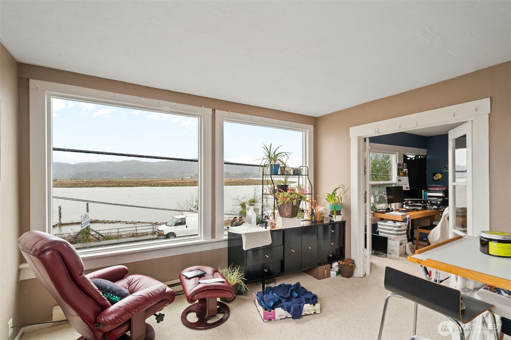 608 W Robert Bush Drive South Bend WA 98586
