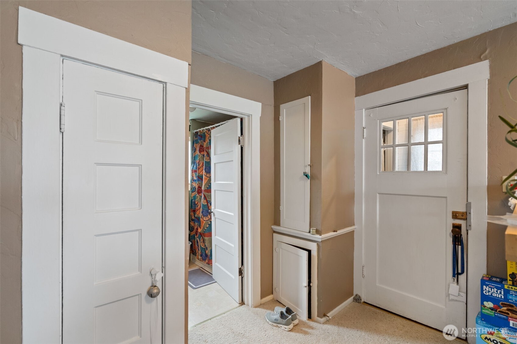 608 W Robert Bush Drive South Bend WA 98586