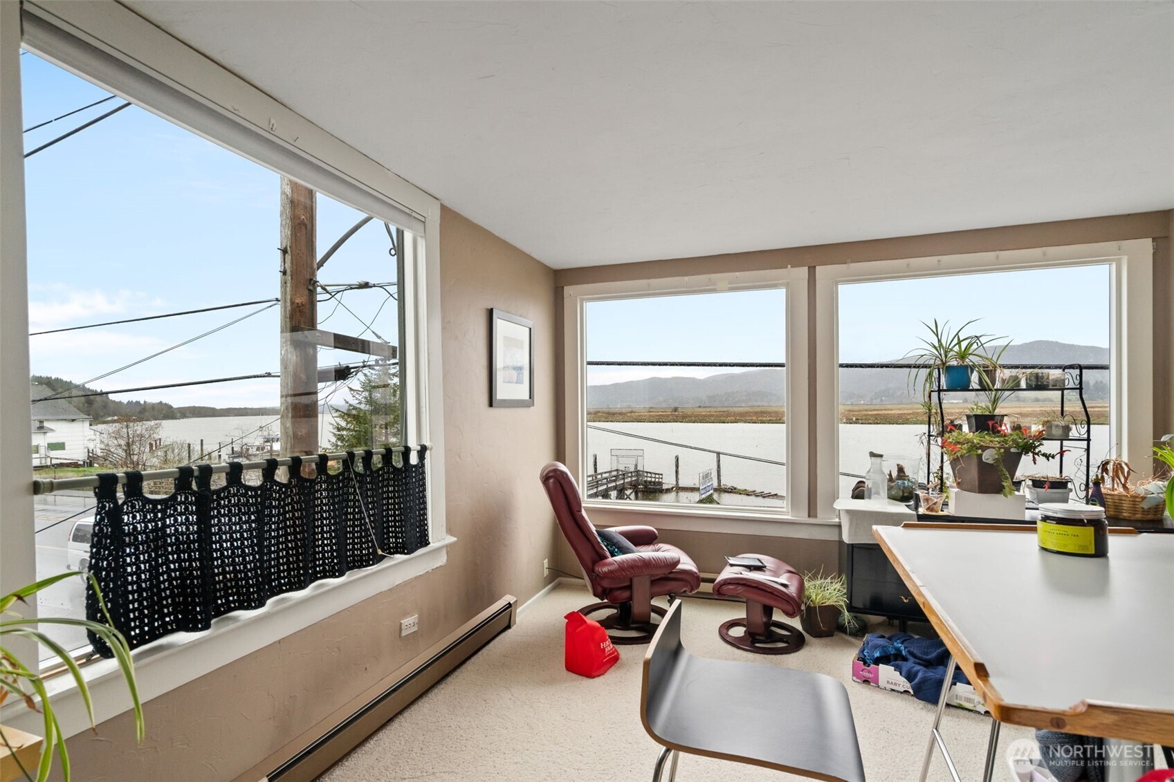 608 W Robert Bush Drive South Bend WA 98586