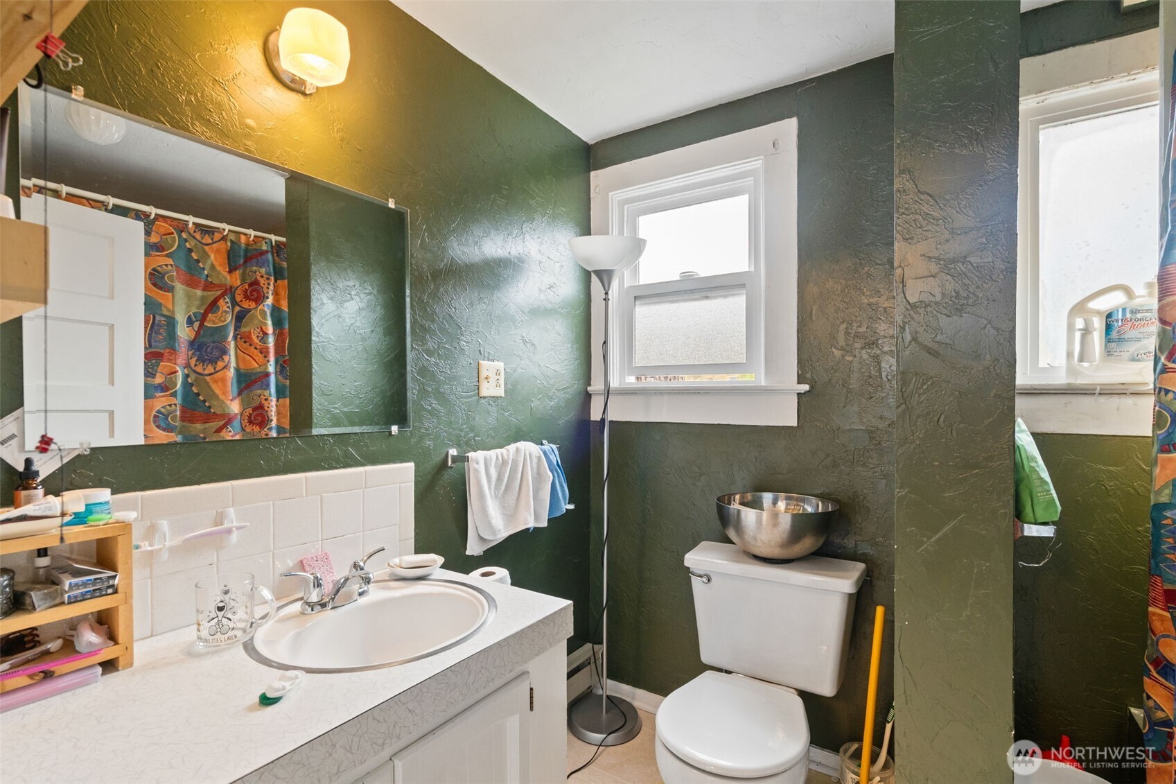 608 W Robert Bush Drive South Bend WA 98586