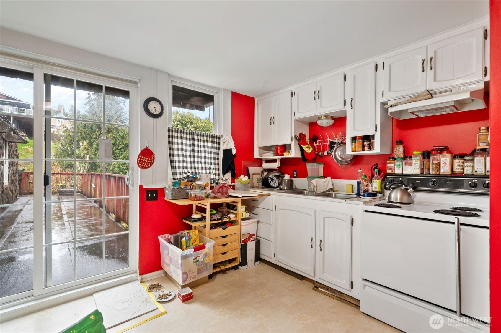 608 W Robert Bush Drive South Bend WA 98586