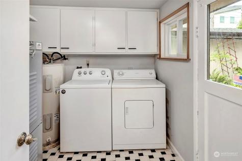 5717 186th Place SW Lynnwood WA 98037