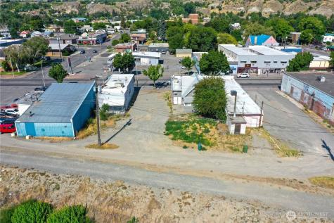 25 Main Street S Omak WA 98841