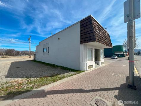 25 Main Street S Omak WA 98841