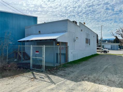 25 Main Street S Omak WA 98841