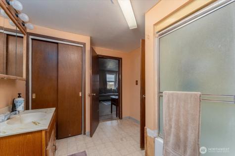 119 E Coulee Boulevard Electric City WA 99123